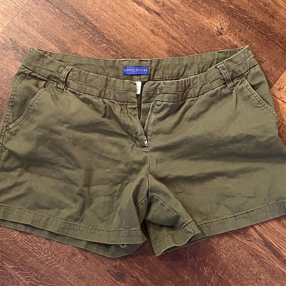 Simply styled size 14 shorts
